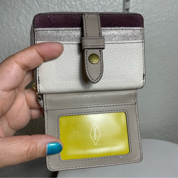 Fossil Fiona Zip Coin Wallet in Champagne - Picture 9 of 12